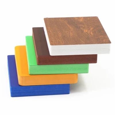 Preget PVC-skumplate