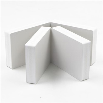 Stivt PVC -ark med kryssfiner